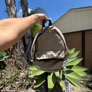 Baggu Stylish Beige Backpack